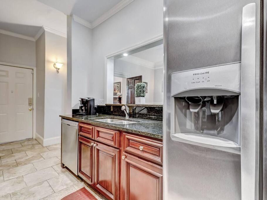 Apartamento Historic Gold Private With Pool - 2bed, 1&half Bath, Sleeps 6, 1st Floor, 15 Min Walk To Historic Center And Attractions Savannah